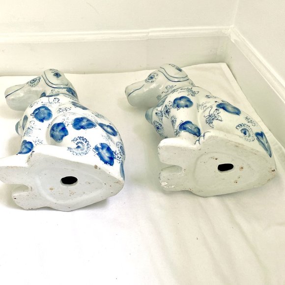 RARE HAND PAINTED BLUE AND WHITE CHINOISERIE DOGS - PAIR H: 12" - Picture 6 of 9
